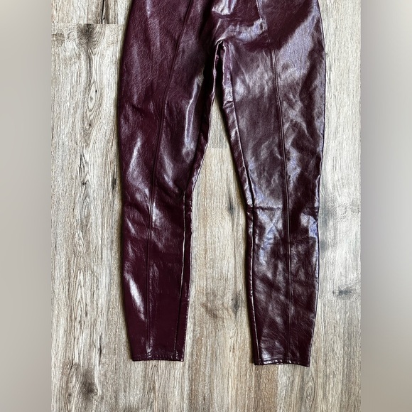 Spanx Faux Patent Leather Leggings Ruby Red Burgundy Medium $128 - Picture 5 of 9